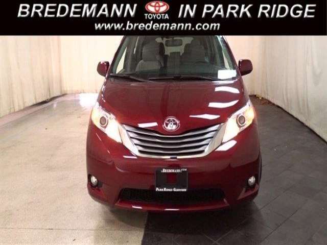 Toyota Sienna 2017 photo 24